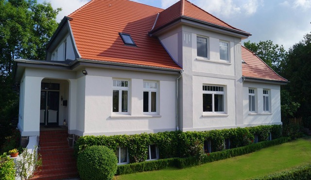 Large family-friendly apartment in a stylish country villa (1923) m. garden