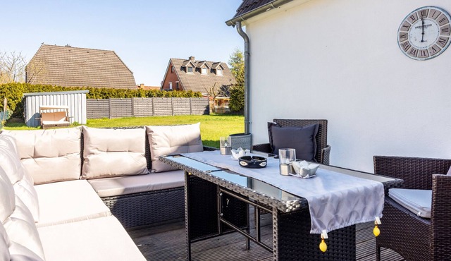Large house with huge garden & terrace, near Baltic Sea up to 4 persons