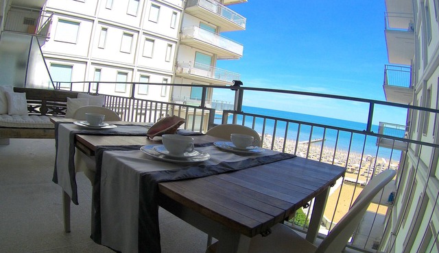 Large seafront apartment with large terrace