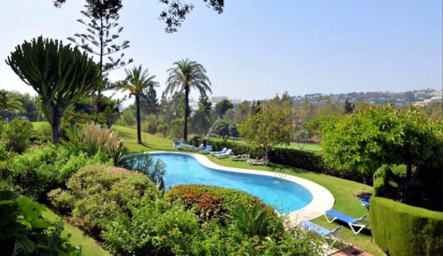 Las Pérgolas, beautiful house with gorgeous views, shared pool and tennis court