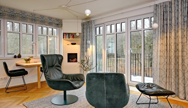 Linden-Palais apartment 28 - for 2 persons, south-facing balcony & only 50 m to the beach