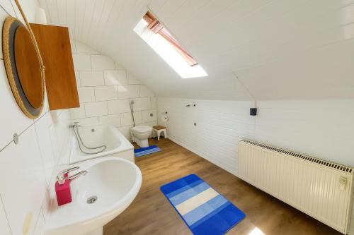 Livemore24 - Apartment 3 in Herten WLAN - Smart-TV - 24-7 Check-in und Küche