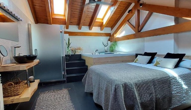 Lo Attic