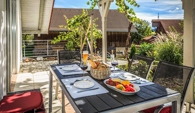 Look forward to a wonderful break from everyday life in this vacation apartment.