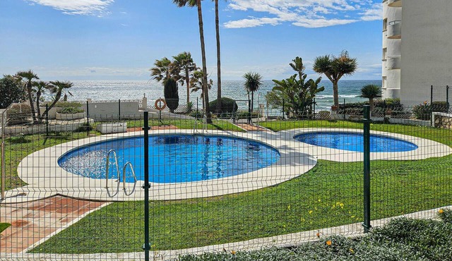 Lovely apartment in Calahonda with WiFi