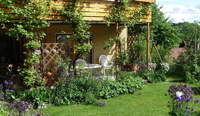 Lovingly furnished apartment in the countryside