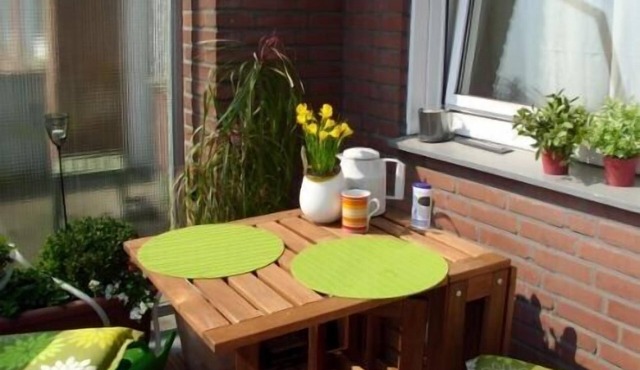 Lovingly decorated and quiet guest apartment with balcony