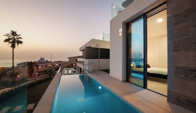 Lux 200m NEW D Villa with heated pool, ocean view