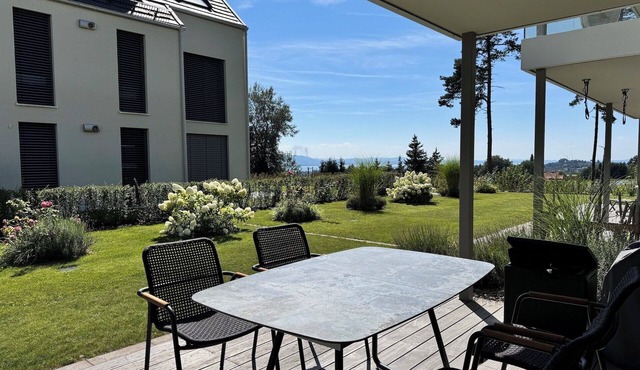 Luxuriöse Ferienwohnung mit Seeblick und Whirlpool in Lindau