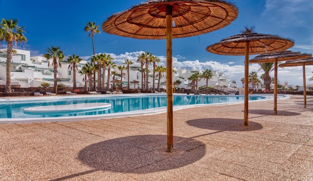 Luxury apartment with all facilities nearby
