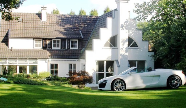 Luxury Family Holidays Villa Muenster with Jacuzzi & Pool