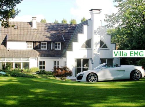 Luxus Ferienhaus Villa EMG Emsdetten nah Münster, Osnabrück, Rheine für Familien Gruppen bis 17 Personen, Pool, Whirlpool, Garten, Kamin, 6SZ