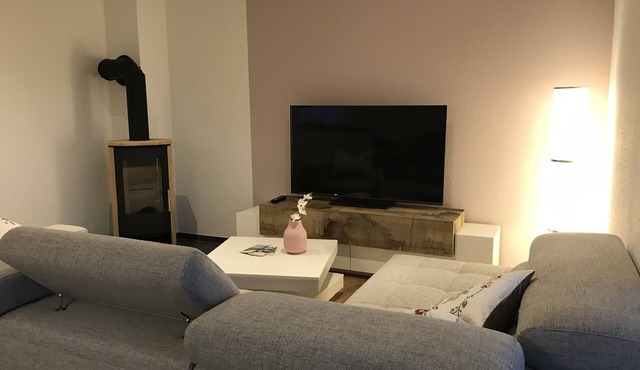 Luxus Ferienwohnung für 6 P. mit Sauna & Holzofen - am Wasser und in Strandnähe