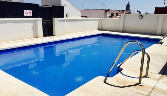 Malaga Refino Apartment with Rooftop Pool