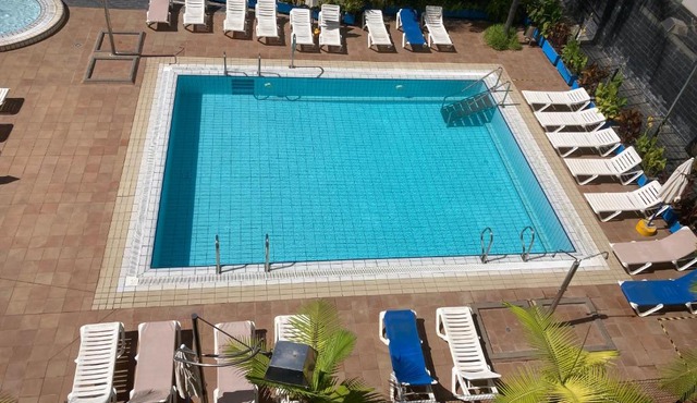 MARTSARAs PISCINA SARDINA