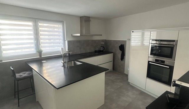 Modern 107-square-meter house with 2 bedrooms for 6 people, centrally located in Eschweiler