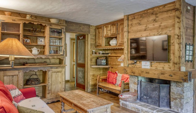 Modern 3-bedroom apartment with parking in Megève