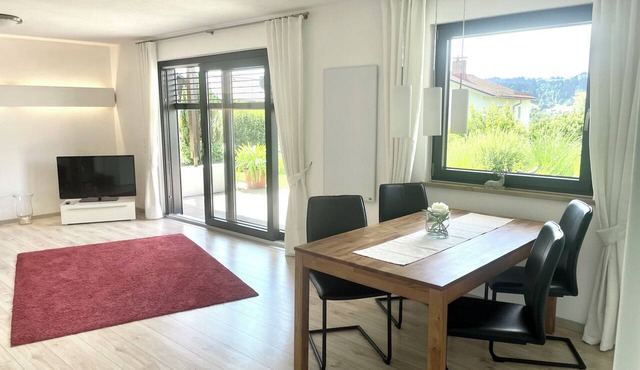 Modern, 4-star * apartment (2 rooms, 80 sqm), between Oberstaufen and Lake Constance