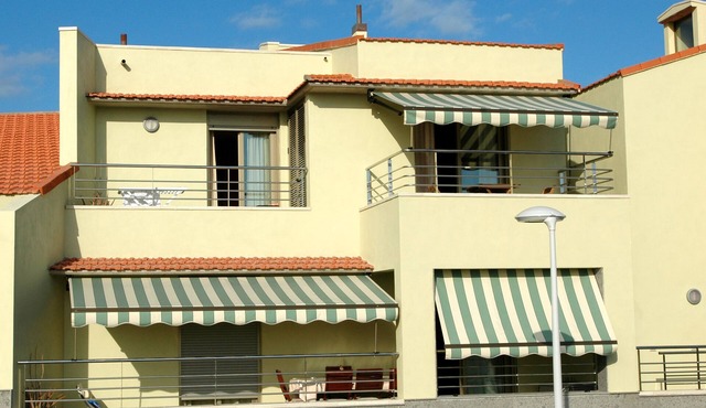 Modern apartment, 2 bedrooms, near Windsurf area, WIFI, garage, storage room