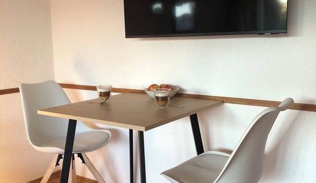 Modern apartment with coffee bar & loggia - quiet, central & sunny