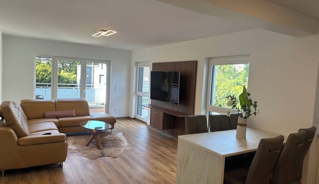 Modern apartment with balcony & top equipment - ideal for family & group