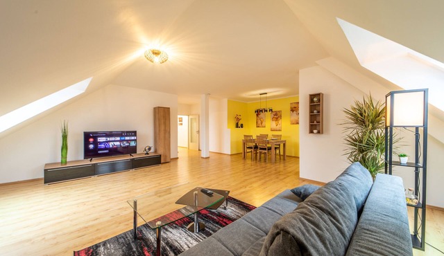 Modern attic apartment for up to 6 people - Parking space - Washing machine