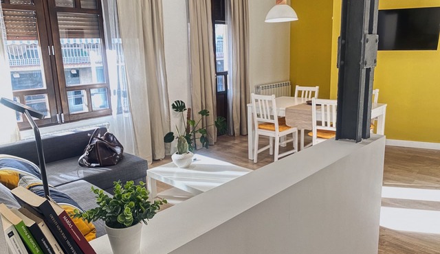 Modern, bright and central apartment. One minute from the Plaza Mayor.