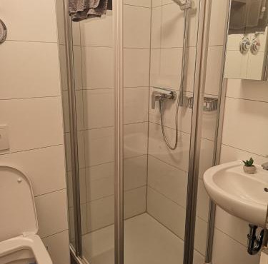 Modern flat, WIFI, central, calm, clean