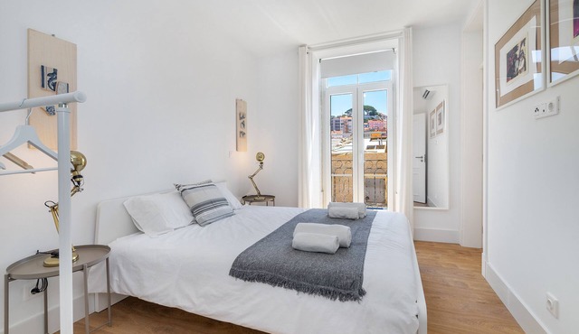 Modern Lisbon Apartments by SoulPlaces