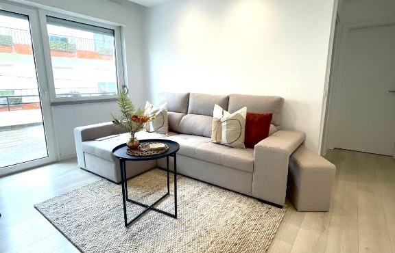 Modern Spacious Apartment