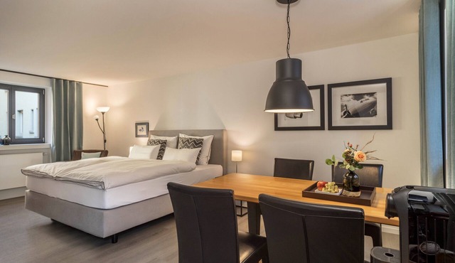 Modern Studio Apartment No. 15 in the City Center with Wi-Fi