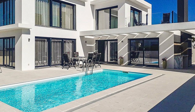 Modern vacation home for larger group in quiet area of Porto Covo.