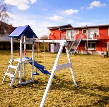 Moderne familienfreundliche Ferienwohnungen - Garten Wlan Parkplatz inkl