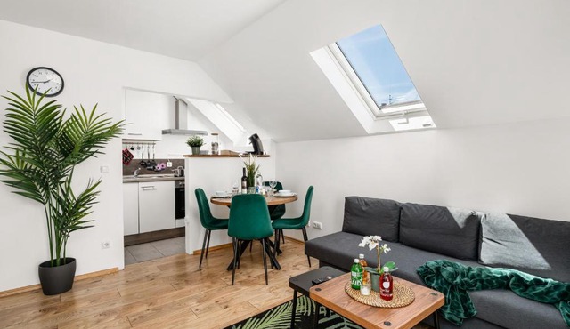MOLA Apartments-Moderne Ferienwohnung mit Klimaanlage im Zentrum-3 Pers-mit Balkon-Grill-Gratis Parkplatz-WLAN