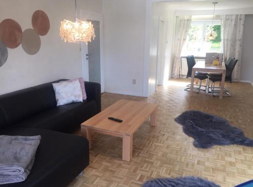 Monteurwohnung mit 3 Schlafzimmern, 5 Einzelbetten, 80qm, EG, zentral Freyung