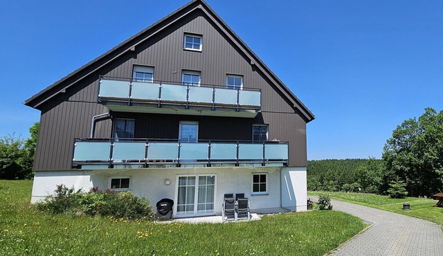 Mountain idyll -renovated and high quality with solid wood bed at comfort height