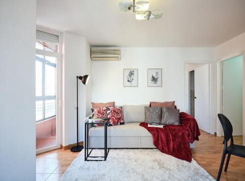 My City Home- Bright apartment in great location