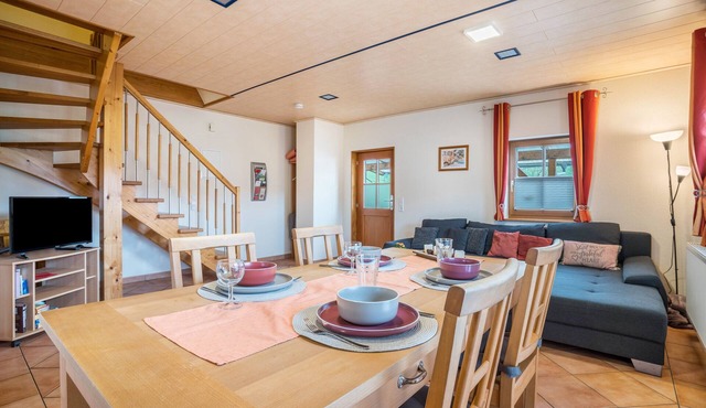 Near Europa-Park: Maisonette Apartment 1, 70sqm with Terrace, Playground & Wi-Fi