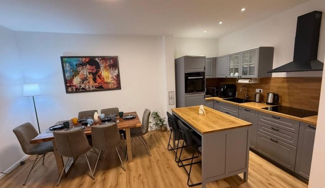 NEU - APARTMENT FOR 6 IN HAGEN- DIRECT PARKING! A45 - A1 - A46 Richtung Dortmund Netflix - WIFI, Fully-Automatic-COFFEMASHINE, KITCHEN, NETFLIX, DISNEY