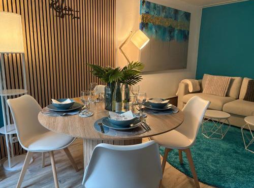 NEU Ferienwohnung in Dresden mit großer Terrasse I separate Küche I Eckbadewanne und Dusche