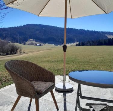 Neueröffnung, 2 wunderschöne Ferienwohnungen im Grünen