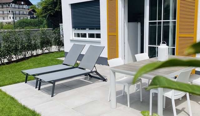 New, with garden, garage parking space, own children's room and yoga & fitness gadgets