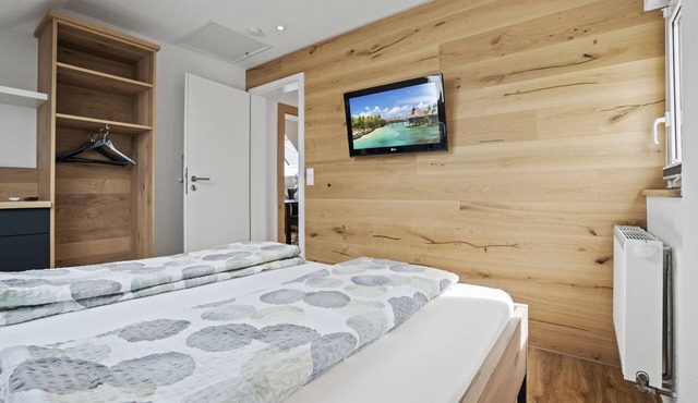 Newly renovated vacation apartment with terrace in a central location in Friedrichshafen