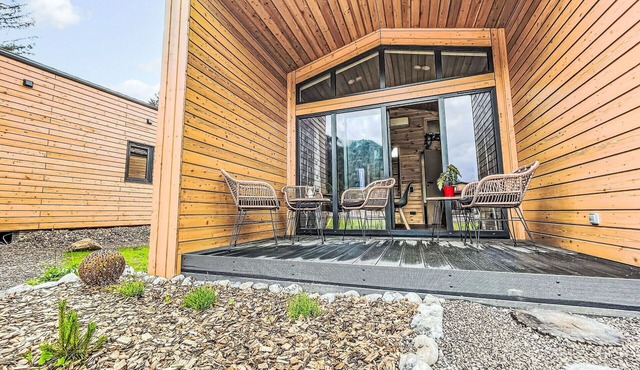 Nice apartment in villa for 5 guests with A/C, TV, terrace and pets allowed
