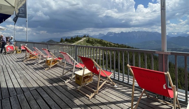 Nice apartment in villa for 6 people with WIFI, TV, balcony and parking