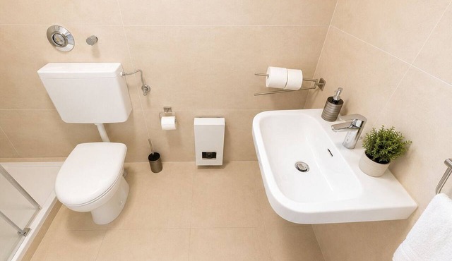 Nice Flats Premium 2-Room, 4-Bed Apartment, Smart TV, Terrace