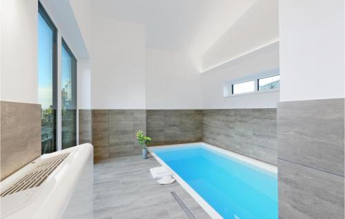Nice Home In Lembruchdümmer See With Sauna