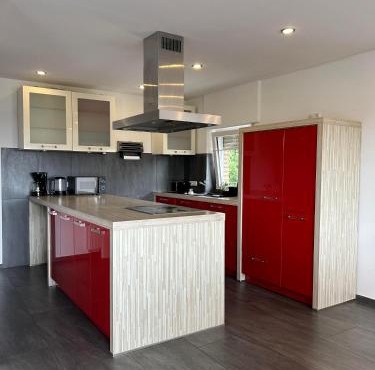 O107 XXL I 160m2 I Kamin I Balkon I 2 WC I Kücheninsel