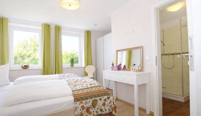 Ostseelandsitz 1 - Sauna, pool, fireplace, and garden for peace and relaxation