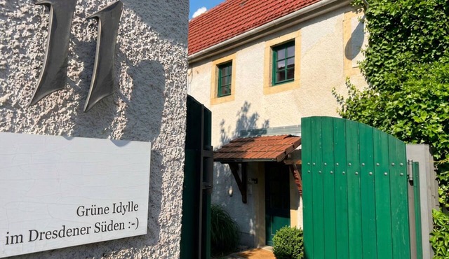 Own green idyll in the south of Dresden :-) a stone's throw from the city center